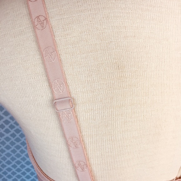 Adrienne Vittadini Bra 42D Beige EUC - Picture 6 of 8
